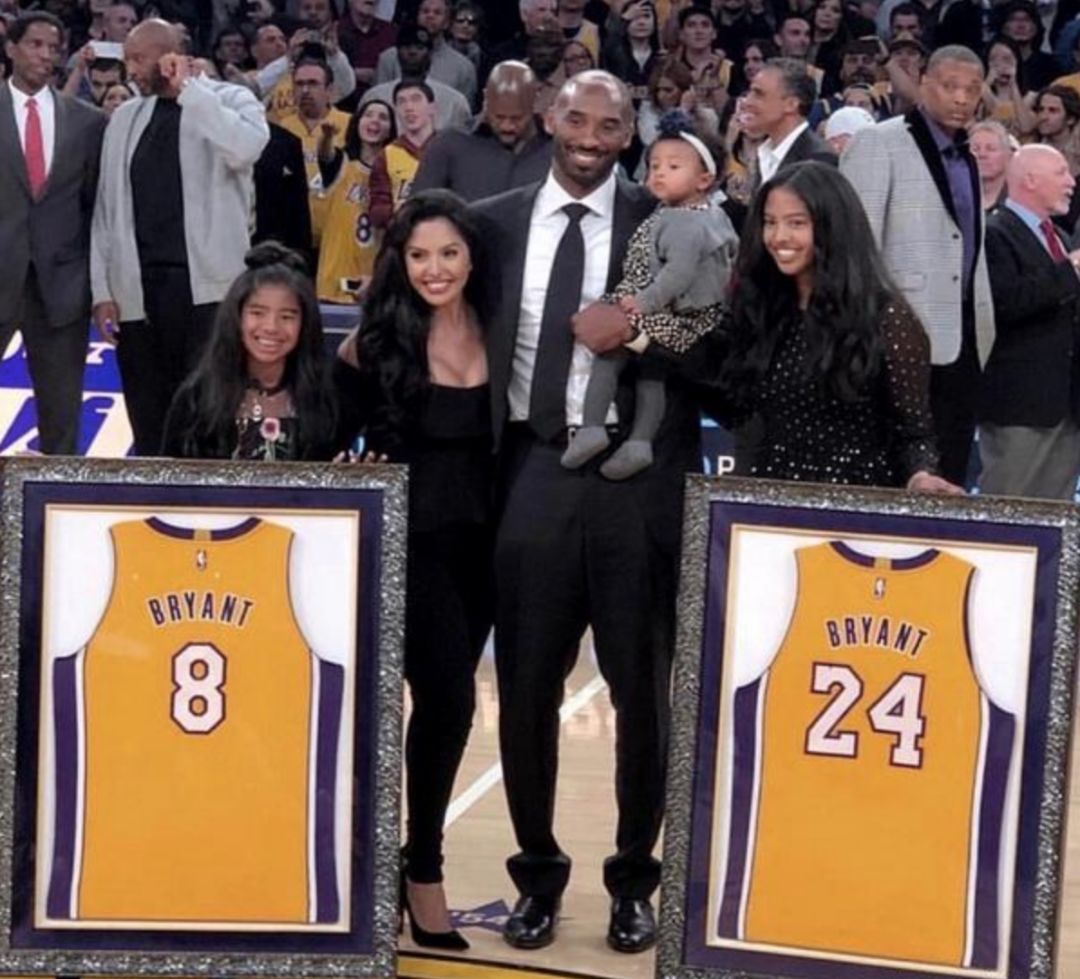 舞台上的实 舞台上的实